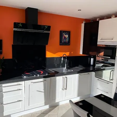 110 M2, Piscine * Générac