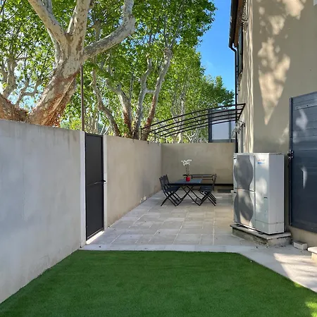 110 M2, Piscine * Générac